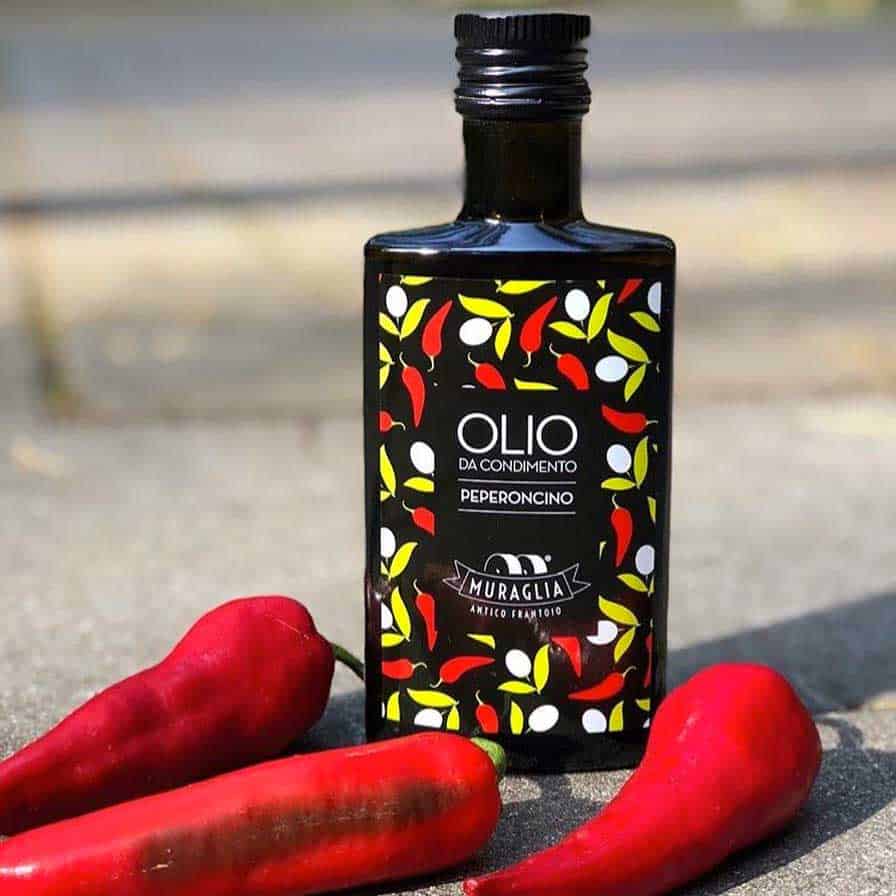 Olio di oliva al peperoncino