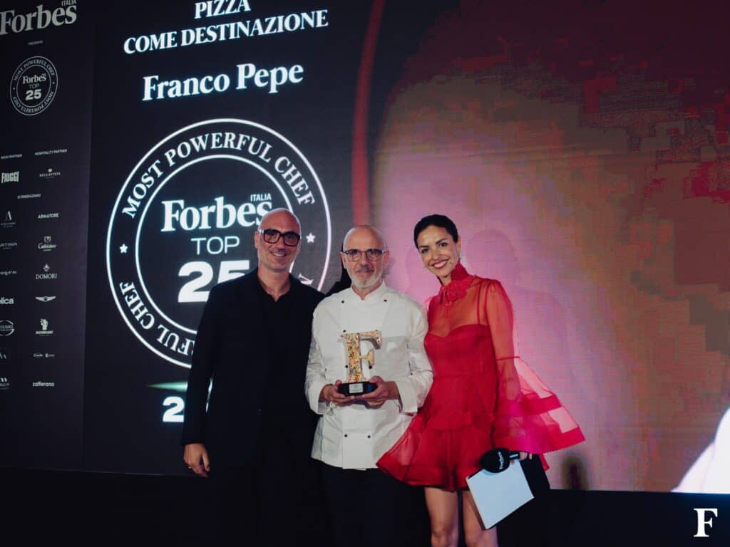 Savino Muraglia premia Franco Pepe al Forbes Most Powerful Chef 2026